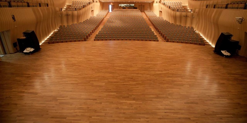 学校松木舞台体育馆地板施工步骤3