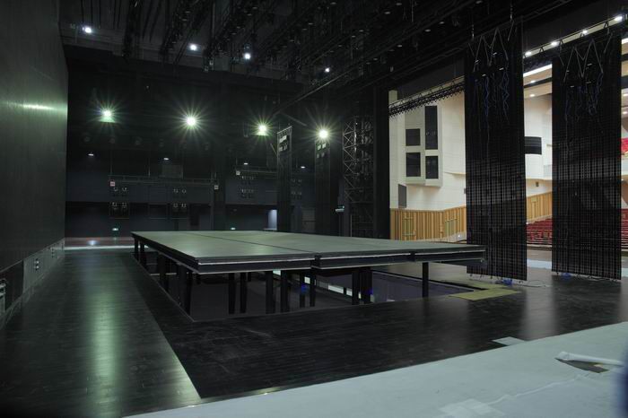 小学俄勒冈松舞台体育地板施工方案2
