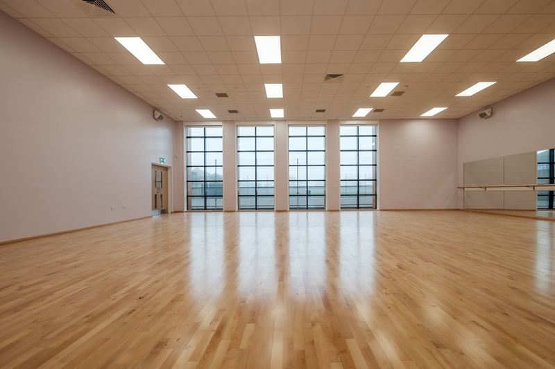 学校松木舞台运动木地板施工工艺1