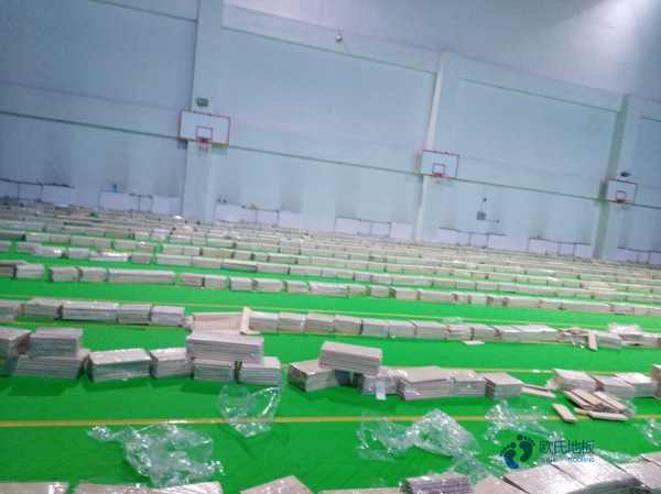 学校篮球馆木地板选购1