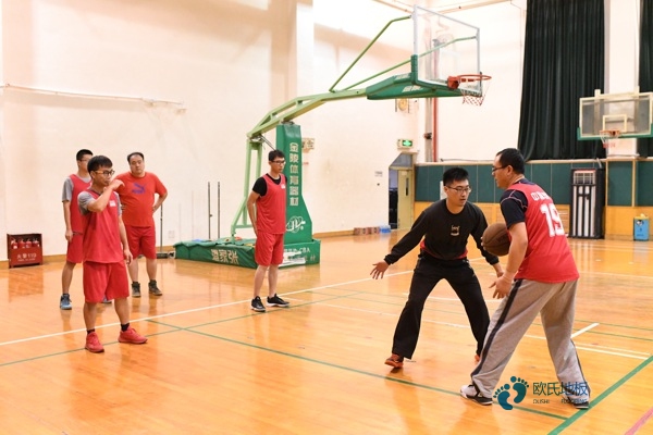 学校篮球馆木地板选购2