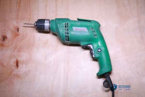 学校篮球场木地板使用常识