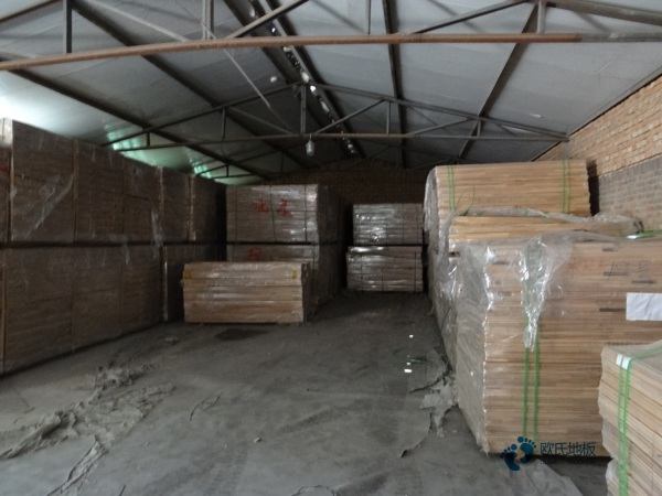 学校篮球场木地板使用常识3