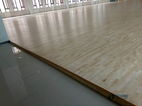 单龙骨篮球场木地板怎么保养2