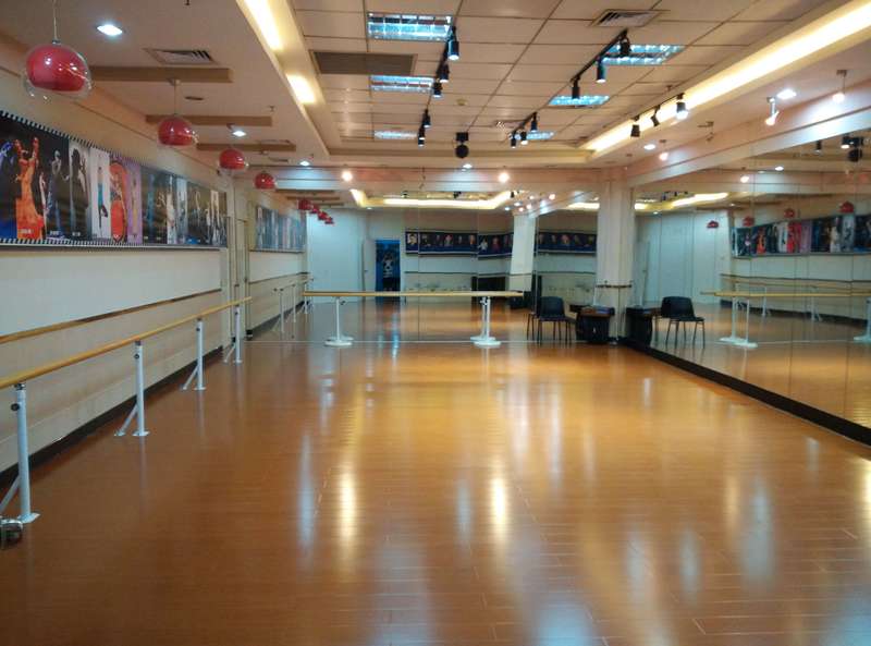 购买俄勒冈松舞台场馆木地板品牌哪个好1